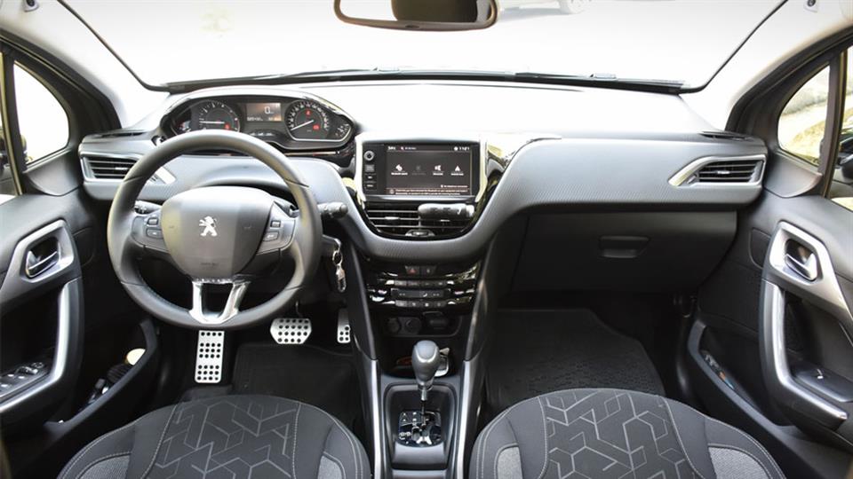 کابین پژو 2008